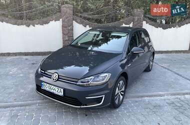 Хэтчбек Volkswagen e-Golf 2019 в 