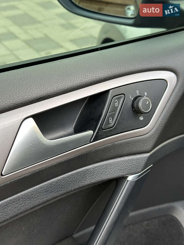 Хетчбек Volkswagen e-Golf 2014 в Луцьку