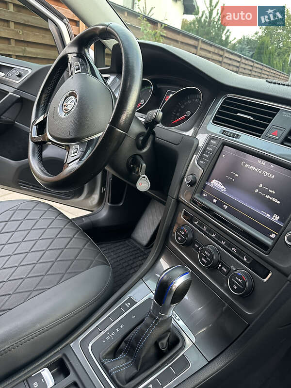 Хетчбек Volkswagen e-Golf 2014 в Луцьку