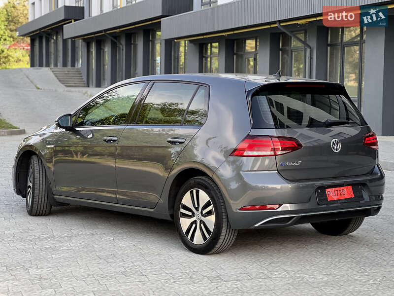 Хэтчбек Volkswagen e-Golf 2017 в Новояворовске