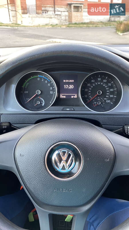 Хетчбек Volkswagen e-Golf 2016 в Києві