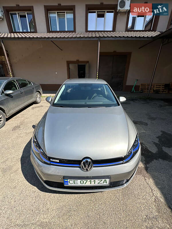 Хэтчбек Volkswagen e-Golf 2018 в Черновцах