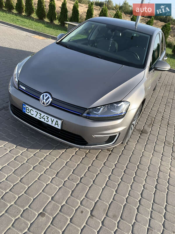 Хетчбек Volkswagen e-Golf 2015 в Львові