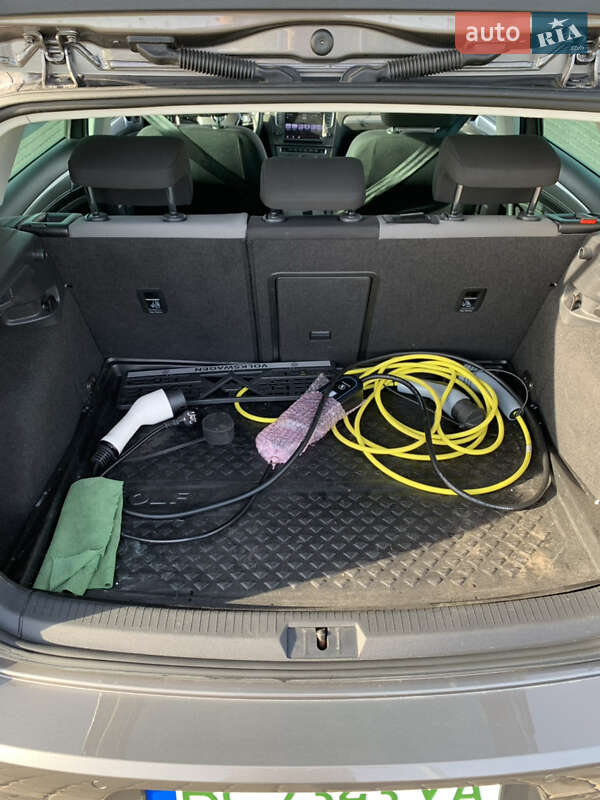 Хетчбек Volkswagen e-Golf 2015 в Львові