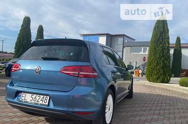 Хэтчбек Volkswagen e-Golf 2015 в Городке