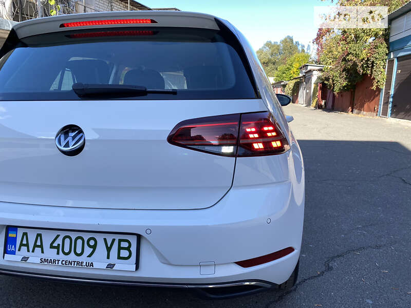 Хэтчбек Volkswagen e-Golf 2017 в Киеве
