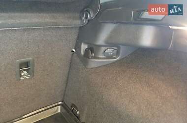 Хэтчбек Volkswagen e-Golf 2017 в 