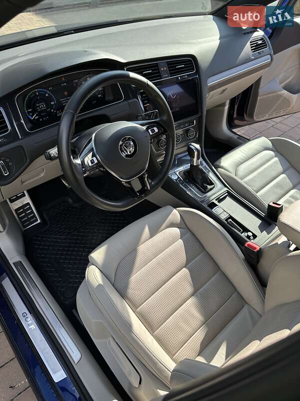 Хэтчбек Volkswagen e-Golf 2017 в Виннице фото 14 Хэтчбек Volkswagen e-Golf 2017 в Виннице
