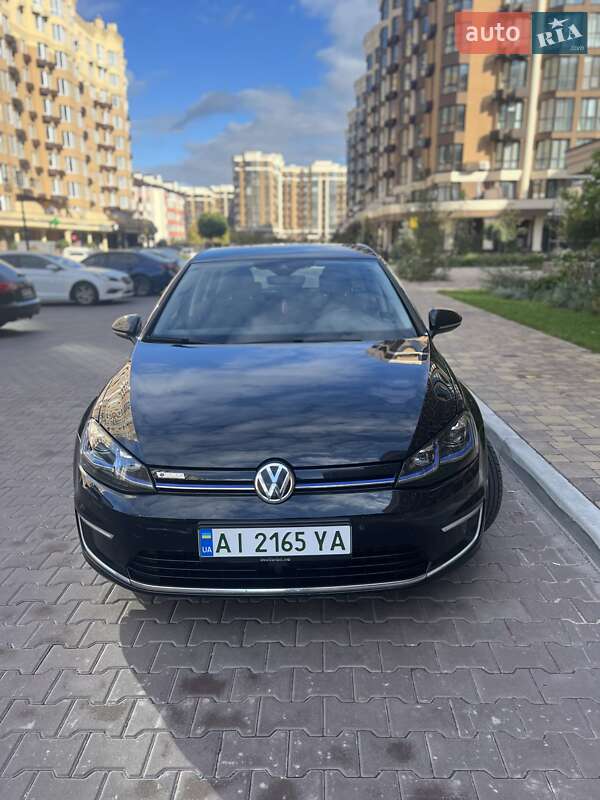 Хетчбек Volkswagen e-Golf 2017 в Софіївській Борщагівці