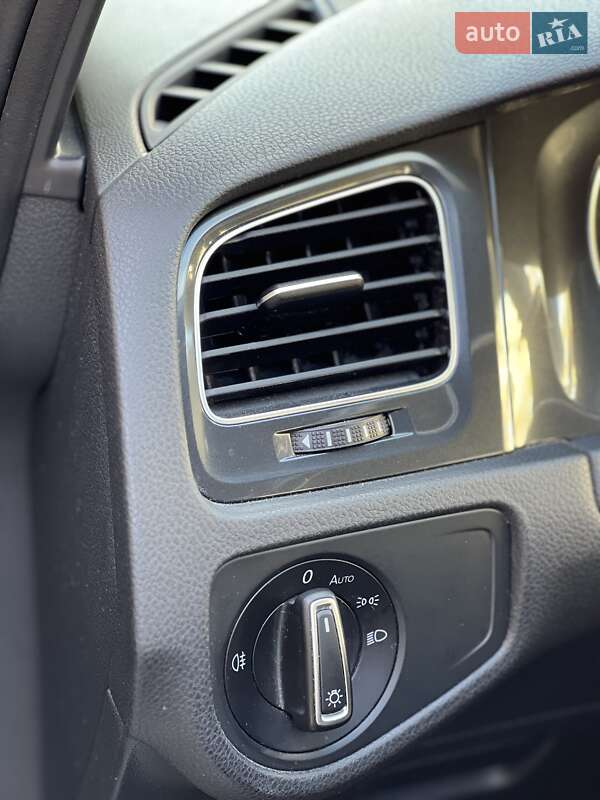 Хетчбек Volkswagen e-Golf 2017 в Софіївській Борщагівці