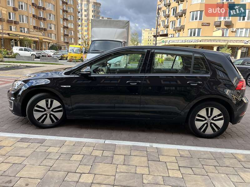 Хетчбек Volkswagen e-Golf 2017 в Софіївській Борщагівці
