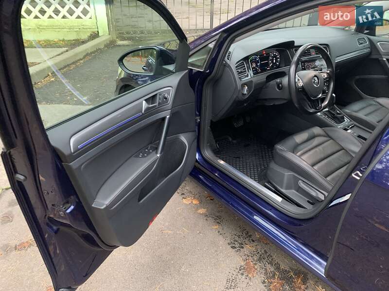 Хетчбек Volkswagen e-Golf 2019 в Києві