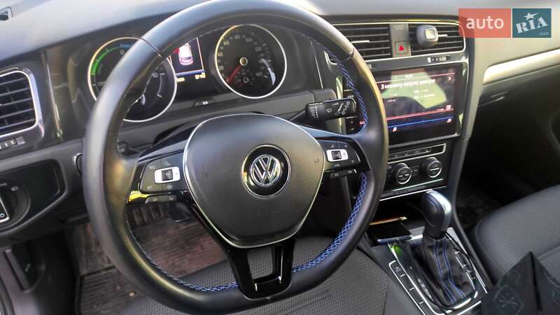 Хетчбек Volkswagen e-Golf 2020 в Кельменцях