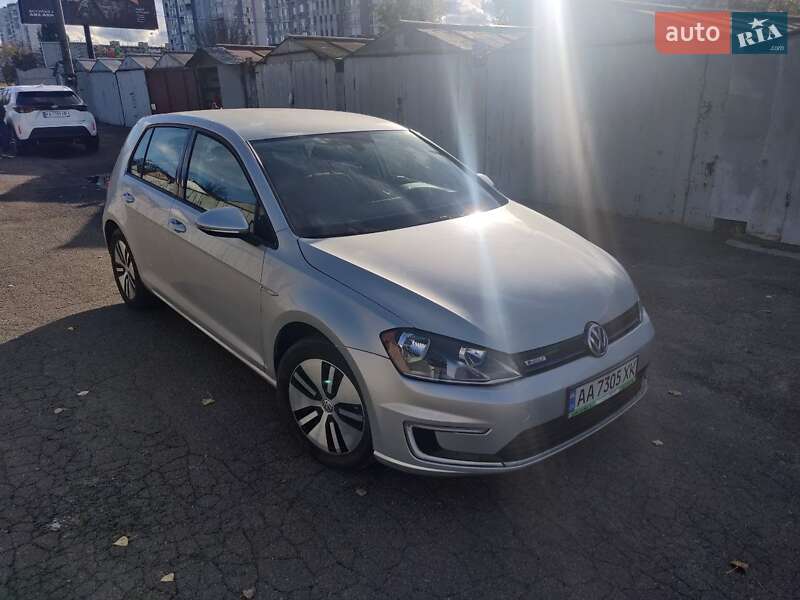 Хэтчбек Volkswagen e-Golf 2015 в Киеве