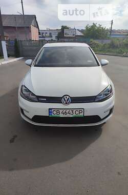 Volkswagen e-Golf 2015