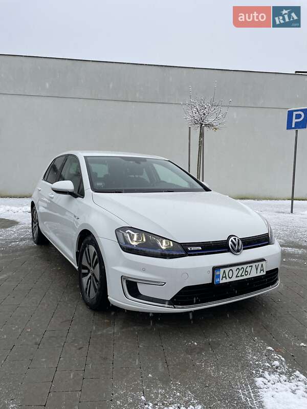 Хэтчбек Volkswagen e-Golf 2014 в 