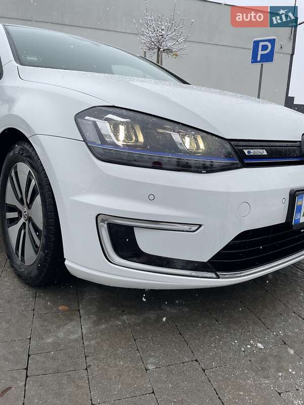 Хетчбек Volkswagen e-Golf 2014 в Ужгороді