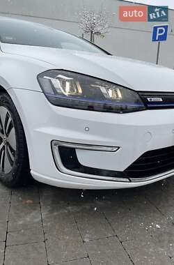 Хэтчбек Volkswagen e-Golf 2014 в 