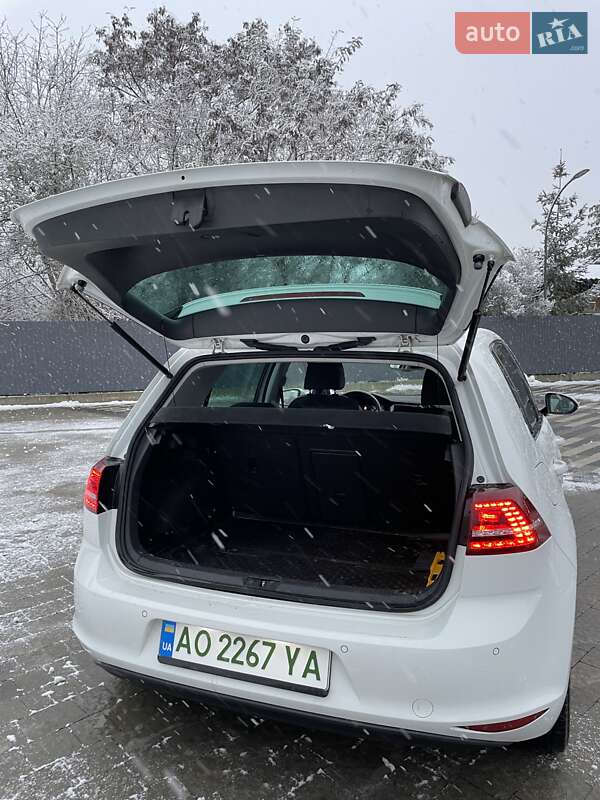 Хетчбек Volkswagen e-Golf 2014 в Ужгороді