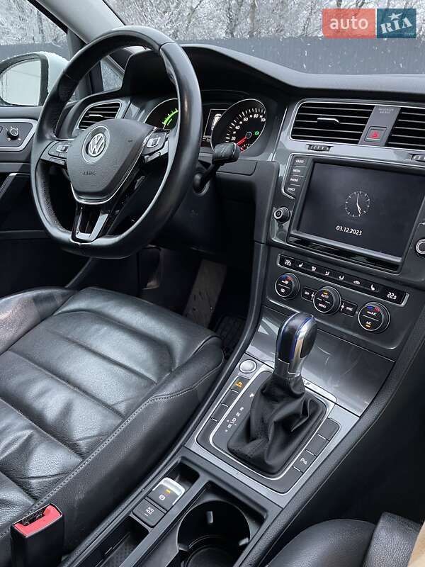 Хетчбек Volkswagen e-Golf 2014 в Ужгороді