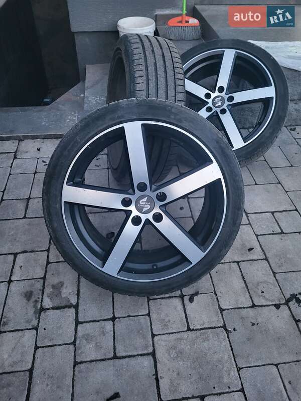 Хетчбек Volkswagen e-Golf 2014 в Ужгороді