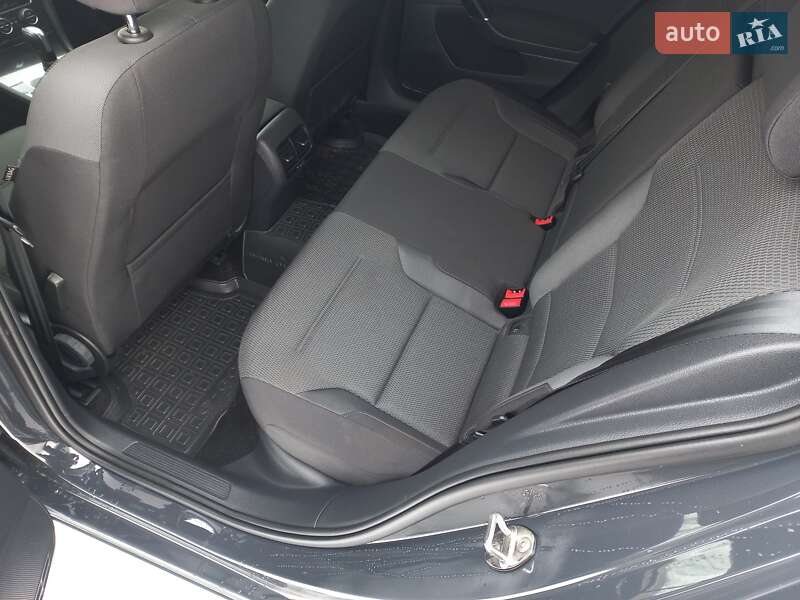 Хэтчбек Volkswagen e-Golf 2020 в Житомире