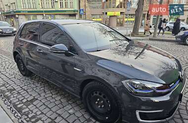 Хэтчбек Volkswagen e-Golf 2018 в 