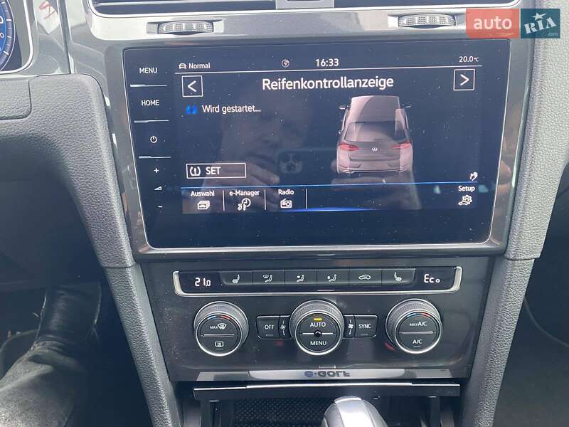 Хетчбек Volkswagen e-Golf 2019 в Ужгороді