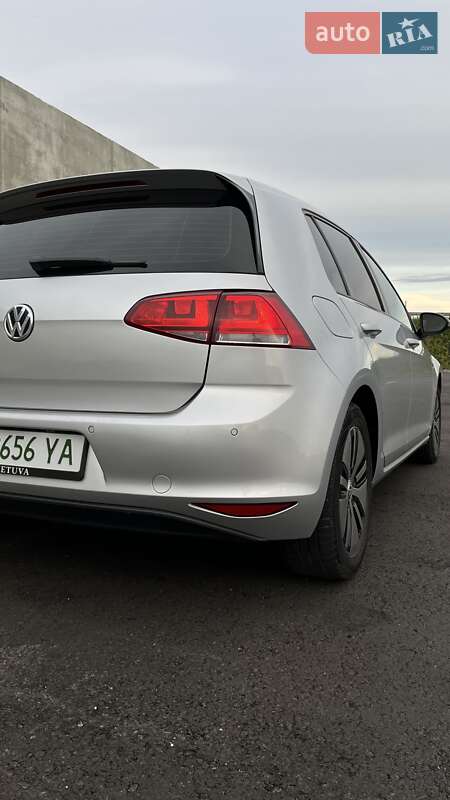 Хэтчбек Volkswagen e-Golf 2015 в Львове