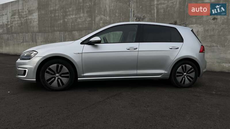 Хэтчбек Volkswagen e-Golf 2015 в Львове