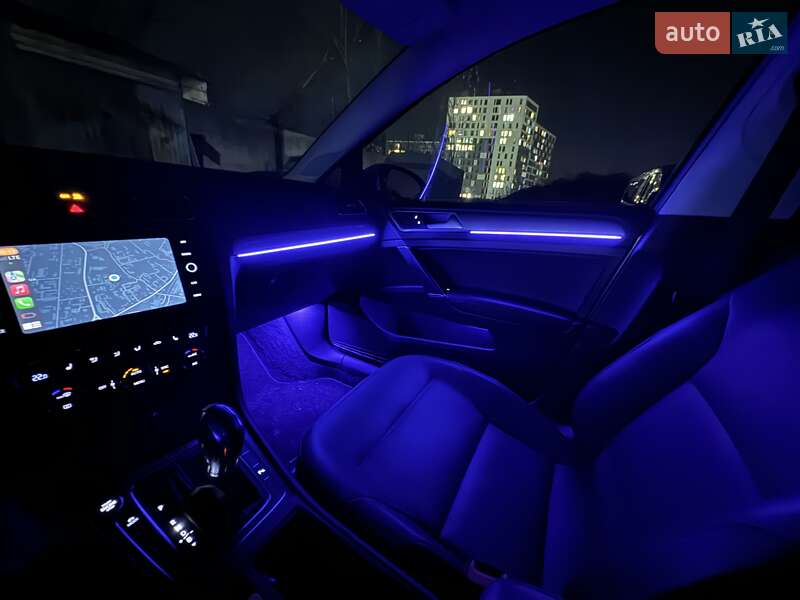 Хэтчбек Volkswagen e-Golf 2015 в Львове