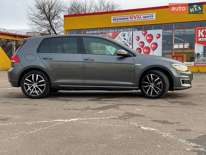 Хэтчбек Volkswagen e-Golf 2018 в Житомире