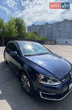 Volkswagen e-Golf 2016