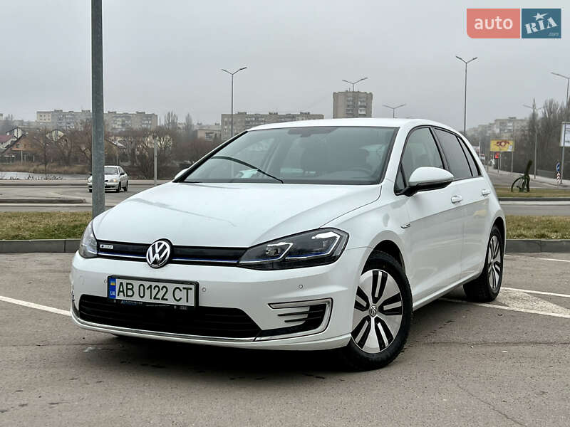 Хэтчбек Volkswagen e-Golf 2019 в 