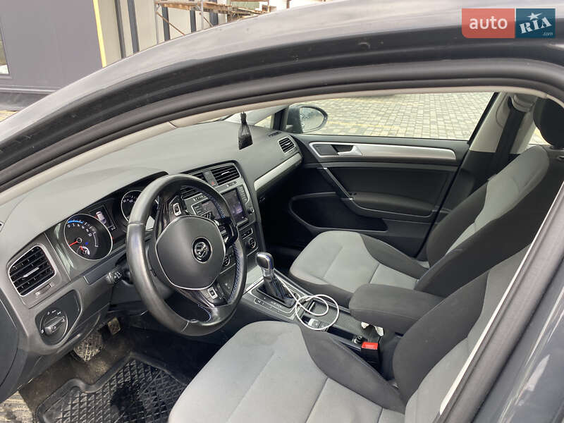 Хетчбек Volkswagen e-Golf 2015 в Львові фото 3 Хетчбек Volkswagen e-Golf 2015 в Львові