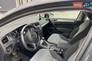 Хетчбек Volkswagen e-Golf 2015 в 
