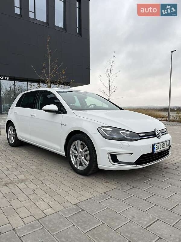 Хетчбек Volkswagen e-Golf 2018 в Рівному