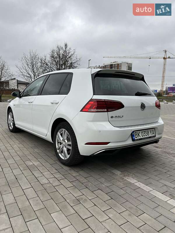 Хетчбек Volkswagen e-Golf 2018 в Рівному