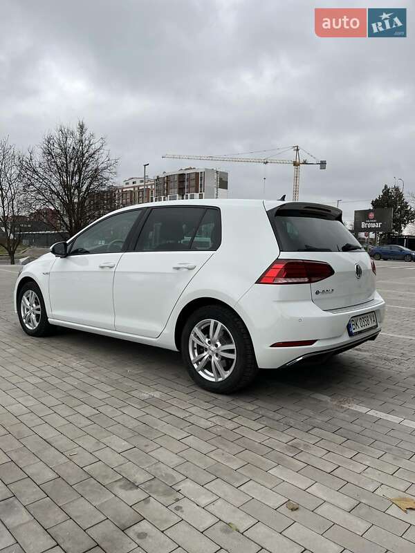 Хетчбек Volkswagen e-Golf 2018 в Рівному