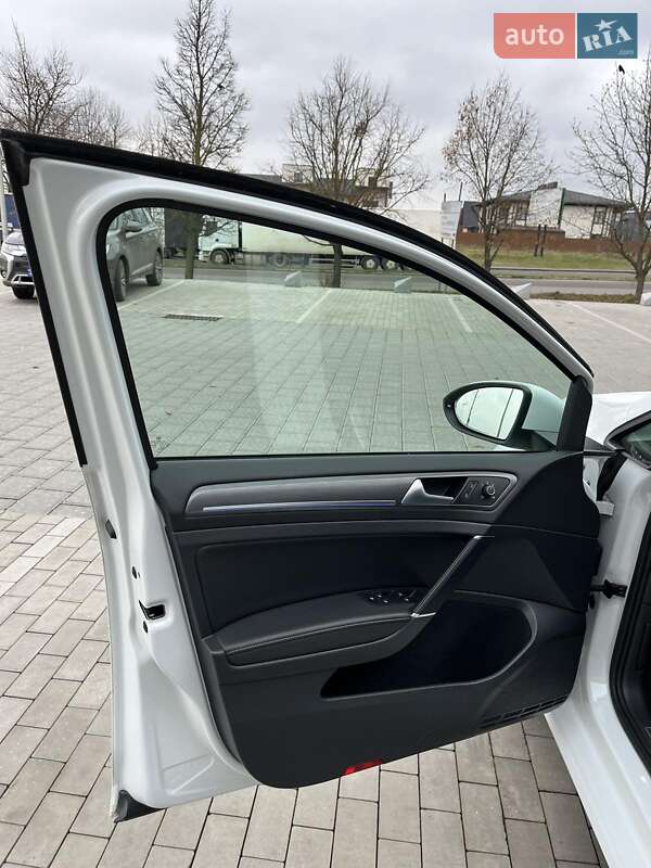 Хетчбек Volkswagen e-Golf 2018 в Рівному