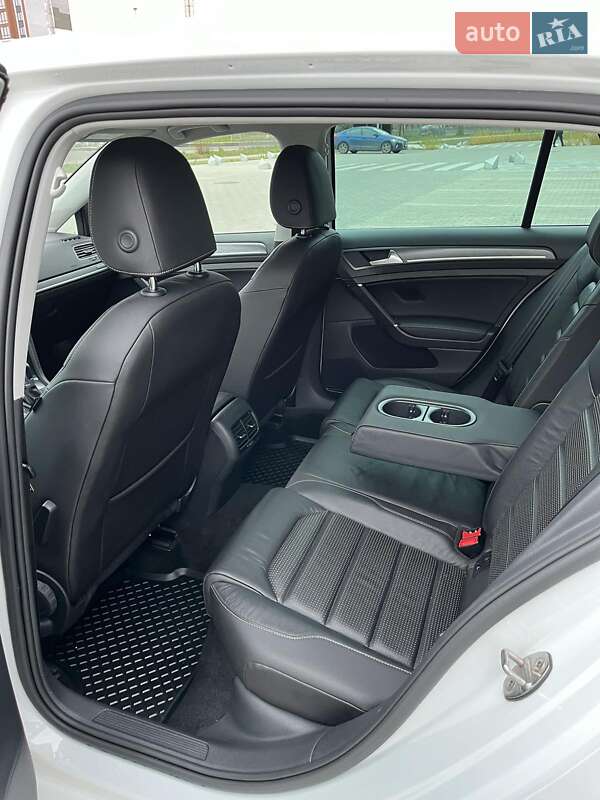 Хетчбек Volkswagen e-Golf 2018 в Рівному