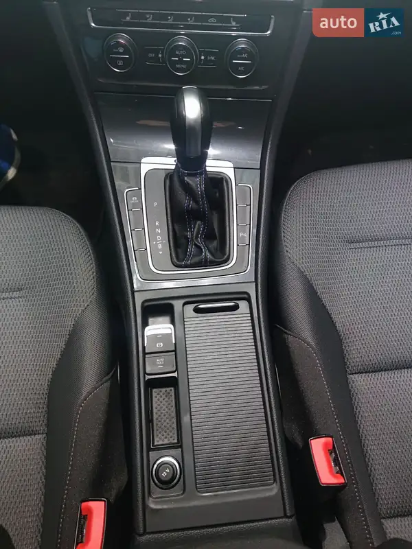 Хетчбек Volkswagen e-Golf 2020 в 