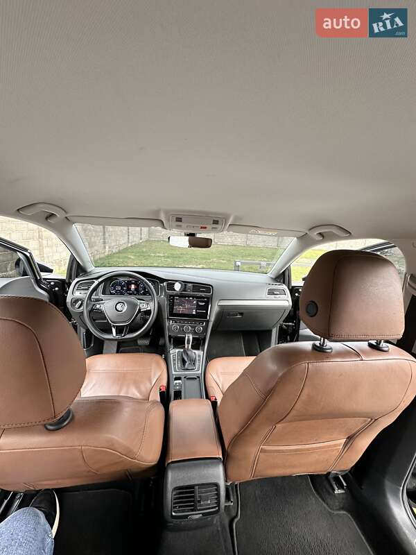 Хэтчбек Volkswagen e-Golf 2018 в Мукачево