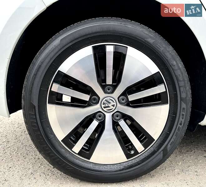 Хэтчбек Volkswagen e-Golf 2016 в Хороле фото 15 Хэтчбек Volkswagen e-Golf 2016 в Хороле