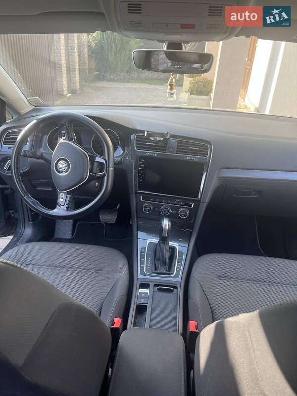 Хэтчбек Volkswagen e-Golf 2020 в Львове