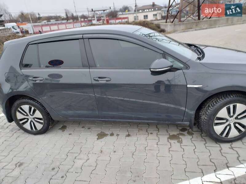 Хэтчбек Volkswagen e-Golf 2018 в Виннице