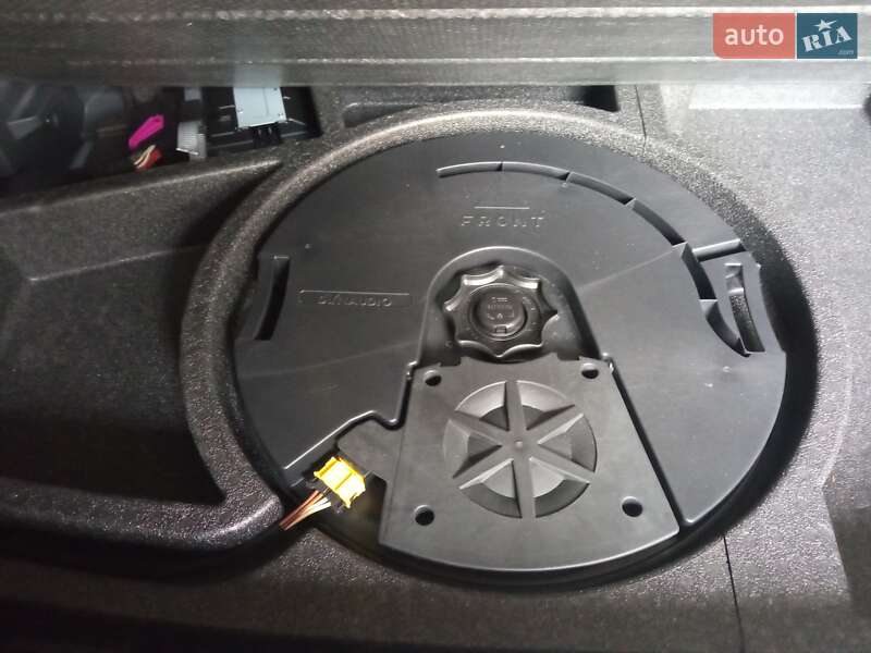 Хэтчбек Volkswagen e-Golf 2015 в Днепре