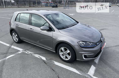 Хэтчбек Volkswagen e-Golf 2014 в Днепре