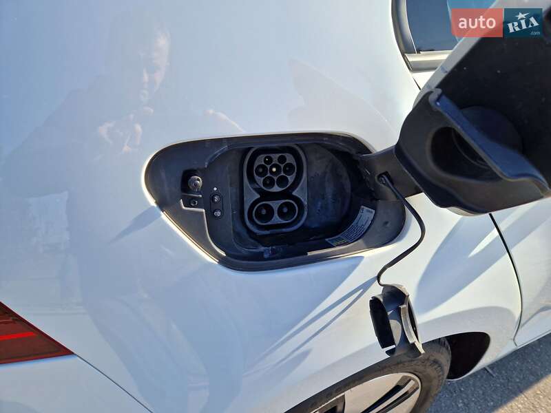 Хэтчбек Volkswagen e-Golf 2018 в Виннице фото 14 Хэтчбек Volkswagen e-Golf 2018 в Виннице