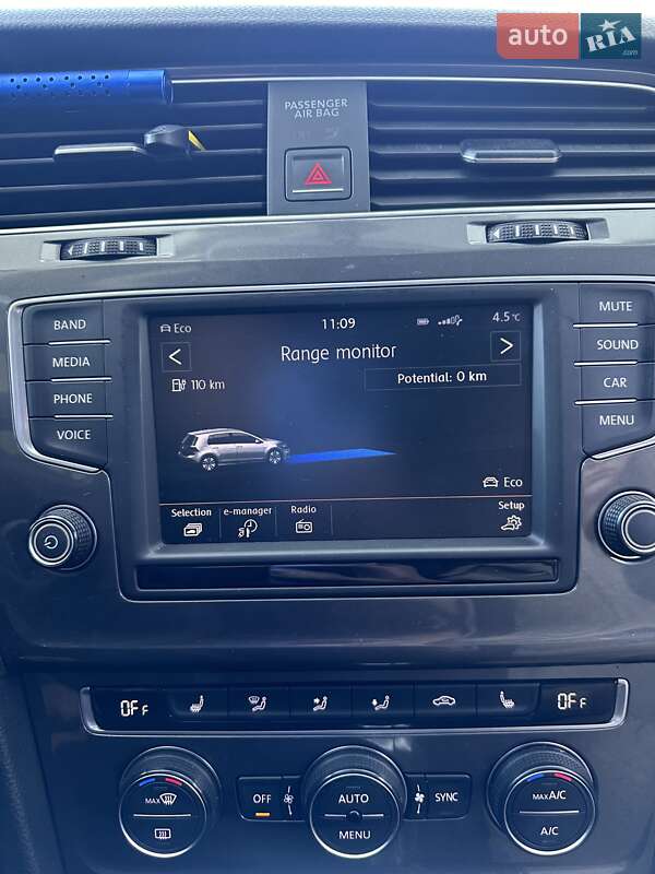 Хэтчбек Volkswagen e-Golf 2016 в Киеве